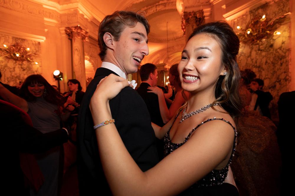 Bal Des D Butantes Les Plus Belles Photos D Une Soir E Hors Du Temps