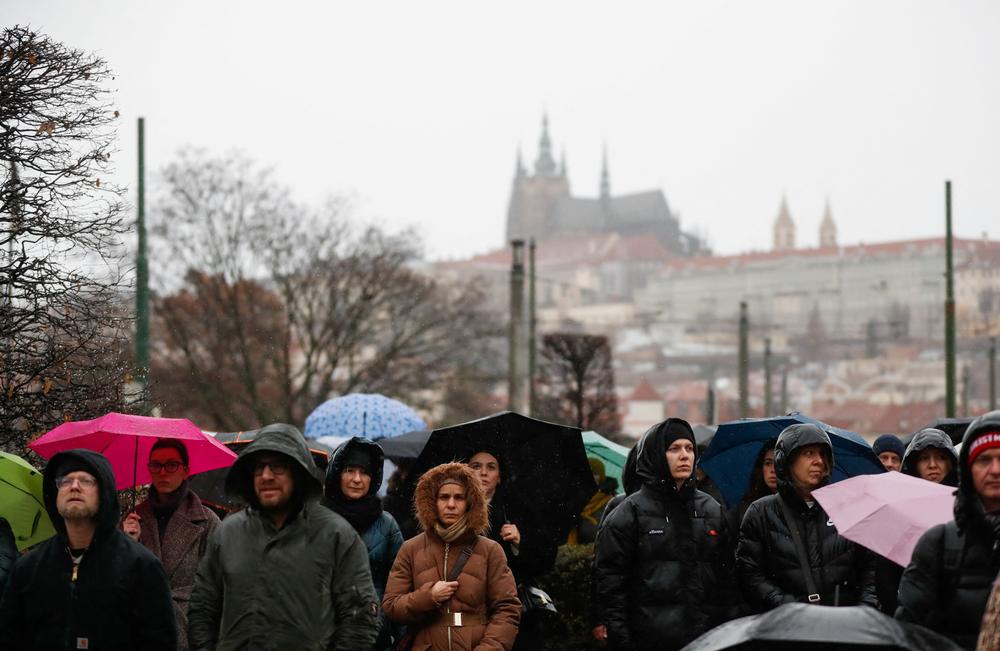 Fusillade à luniversité de Prague la République tchèque rend hommage