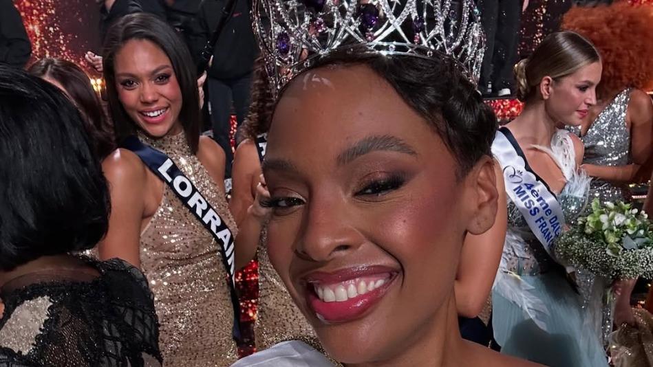 Ang Lique Angarni Filopon Miss France Blouissante En Robe De