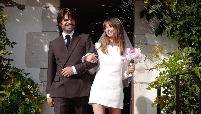 En Photos Le Mariage Tr S Sixties De Louis De Caunes Fils Dantoine