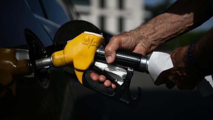 Carburants les prix à la pompe en légère baisse le litre de gazole