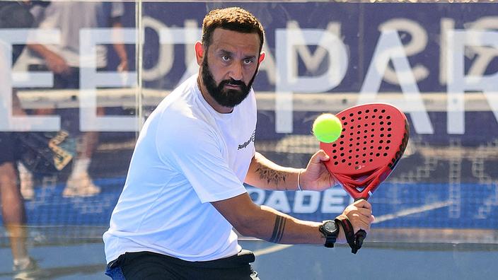 Maintenant cest objectif équipe de France Cyril Hanouna intègre