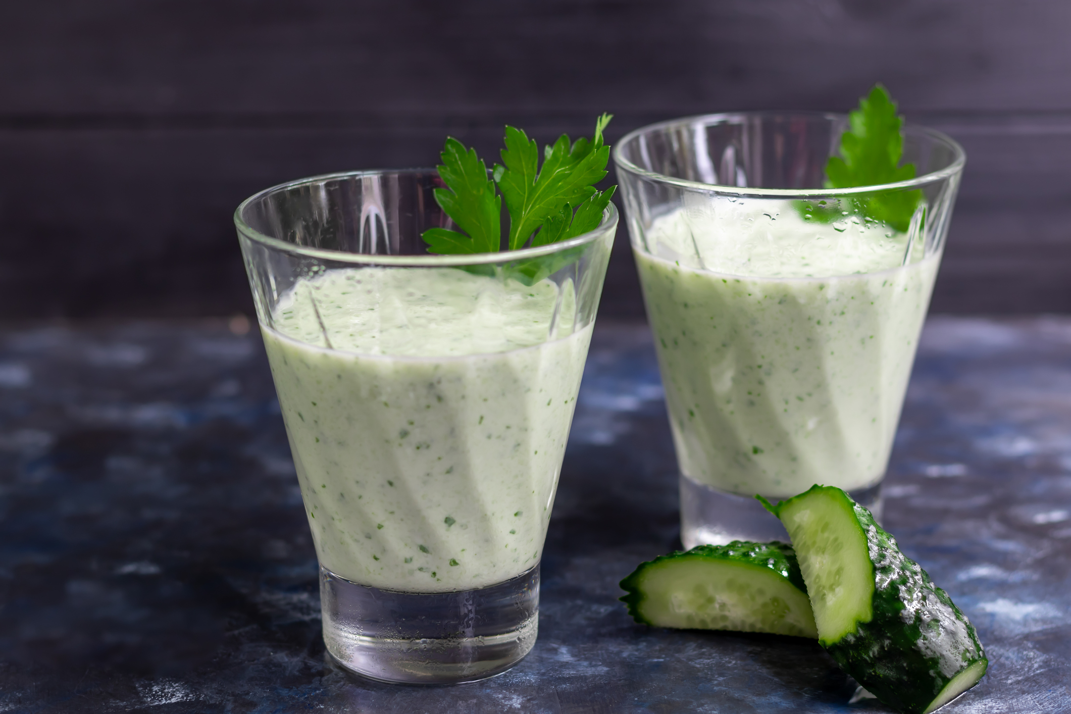 Shot de kéfir, concombre et avocat