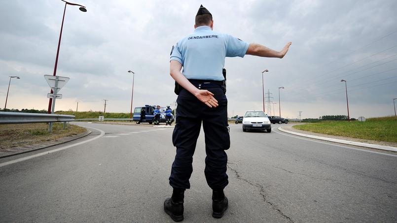 Les gendarmes ont accompagné le lycéen jusqu’à son lycée afin qu’il passe une épreuve du bac. Crédits