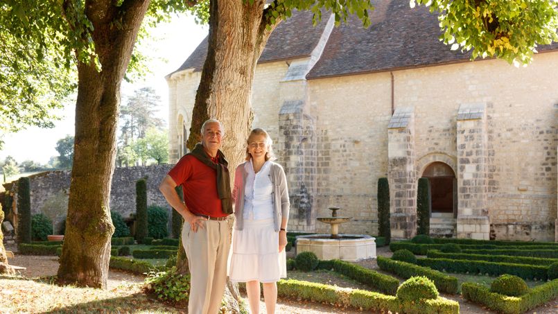 Après huit ans de travail et plus d’un million d’euros d’investissement, François et Agnès Chombart de Lauwe ont le sentiment du devoir accompli : le prieuré fontevriste de Longefont, dans l’Indre, a retrouvé son église. 