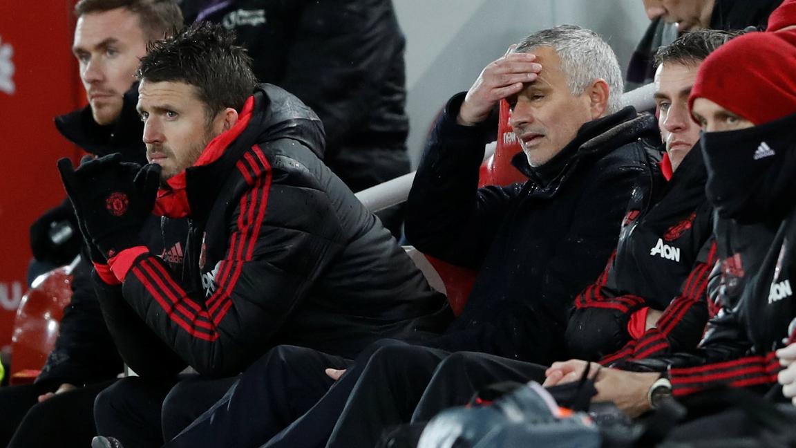 http://i.f1g.fr/media/ext/1152x648_crop/sport24.lefigaro.fr/var/plain_site/storage/images/football/etranger/angleterre/actualites/jose-mourinho-vire-de-manchester-united-937839/25250167-1-fre-FR/Jose-Mourinho-vire-de-Manchester-United.jpg