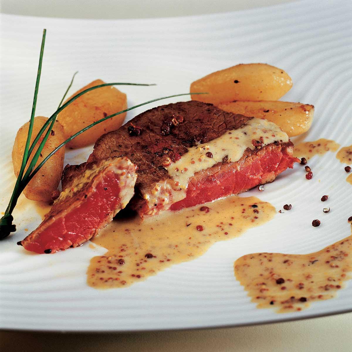 Recette pièce de bœuf à la dijonnaise Cuisine / Madame Figaro
