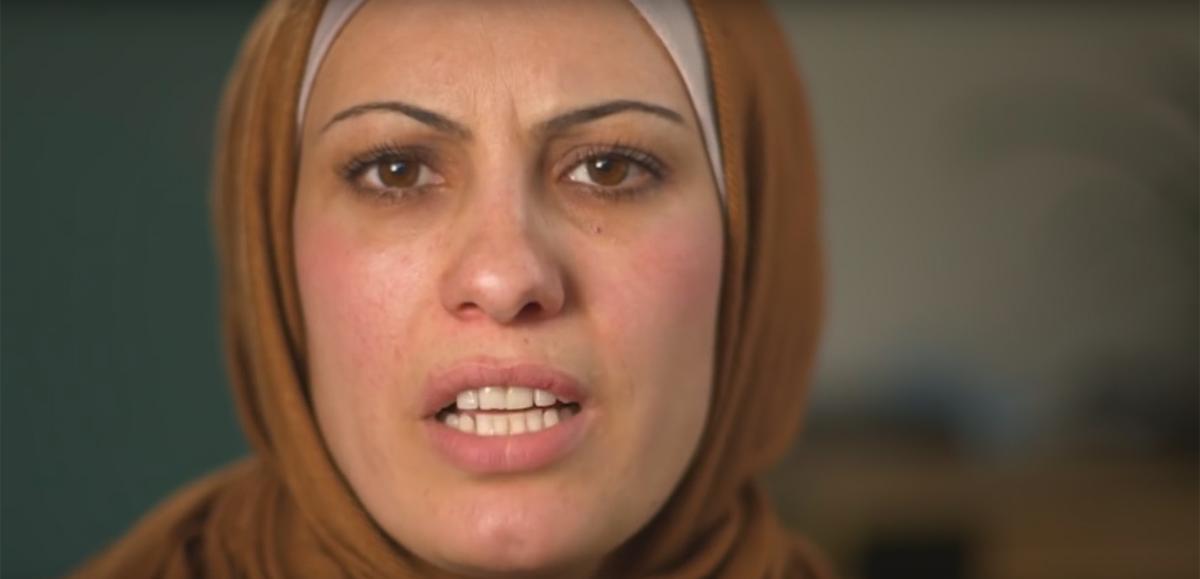 Trois Syriennes supplient les femmes britanniques de ne pas... Trois Syriennes supplient les femmes britanniques de ne pas...