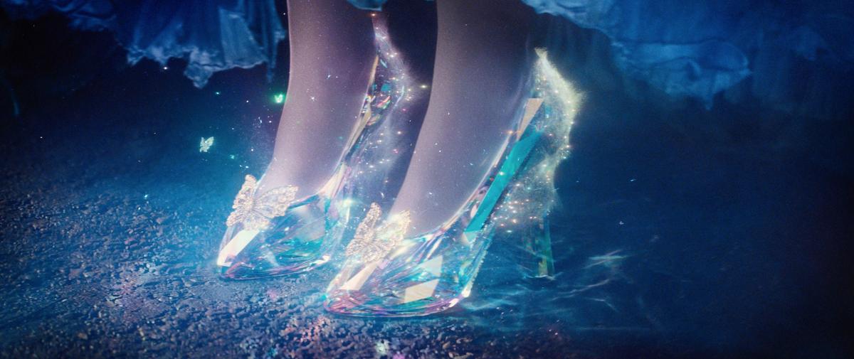 Disney Invite Neuf Designers à Réinterpréter Le Soulier De Cendrillon