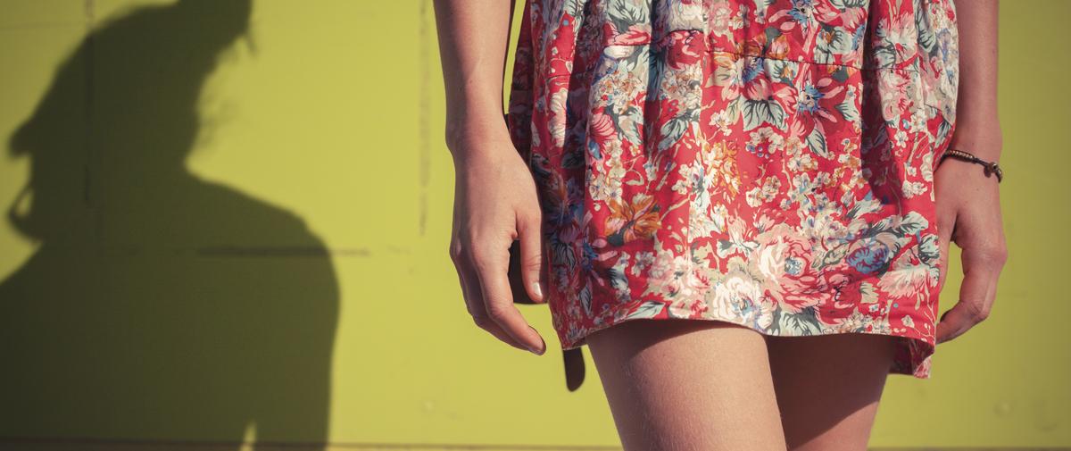 Porter une jupe dans le rue