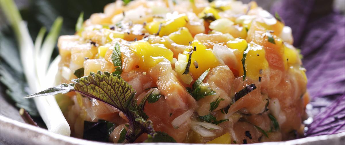 Recette tartare de saumon à la mangue - Cuisine / Madame Figaro