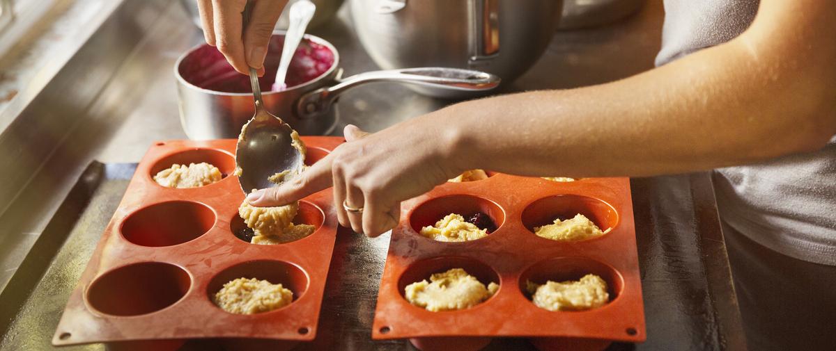 "60 millions de consommateurs" alerte sur le danger des moules à gâteaux