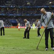 L’état des pelouses : les Bleus et Deschamps en ont ras le bol