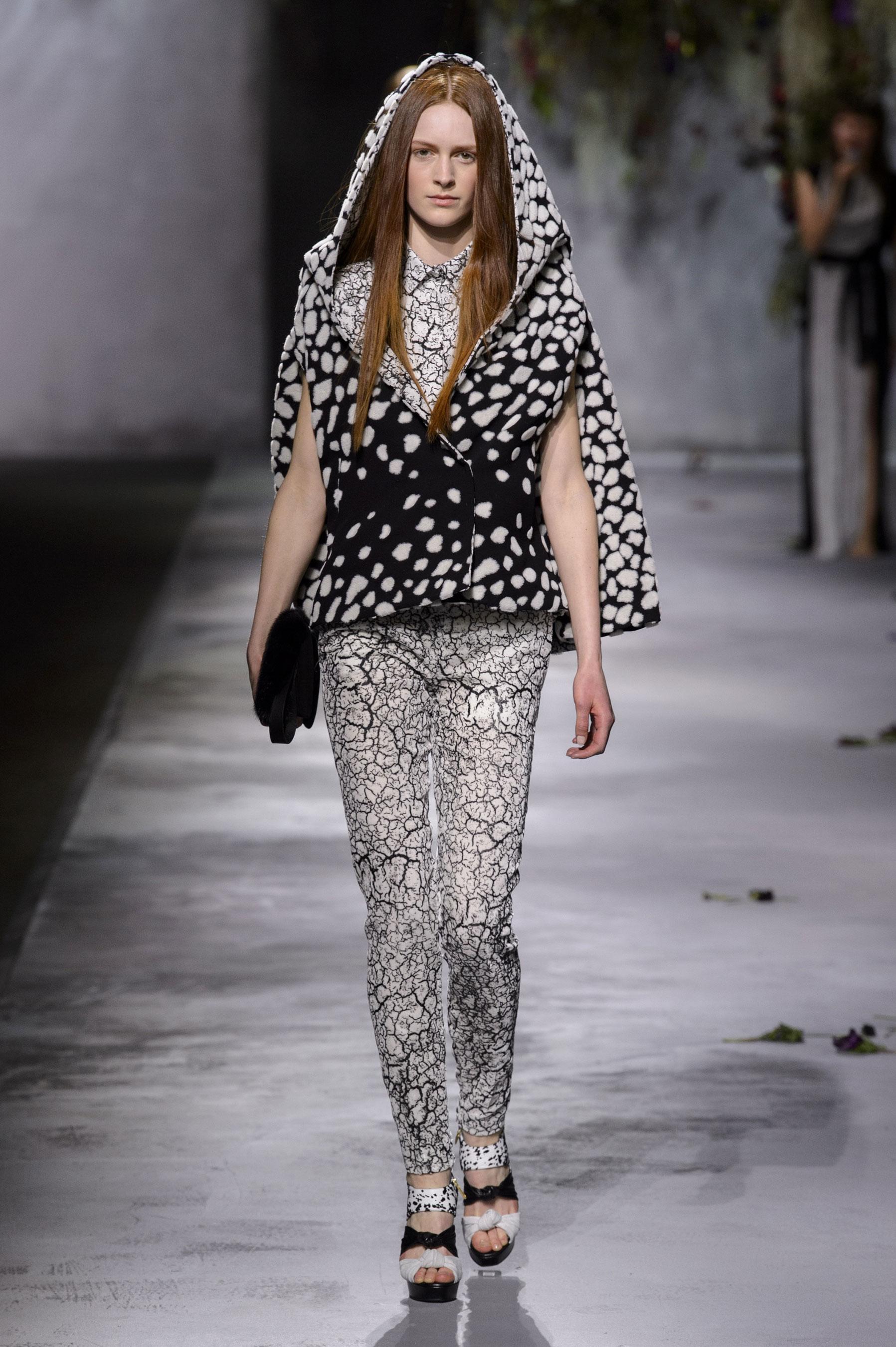 dans quel épisode phoebe rencontre cole