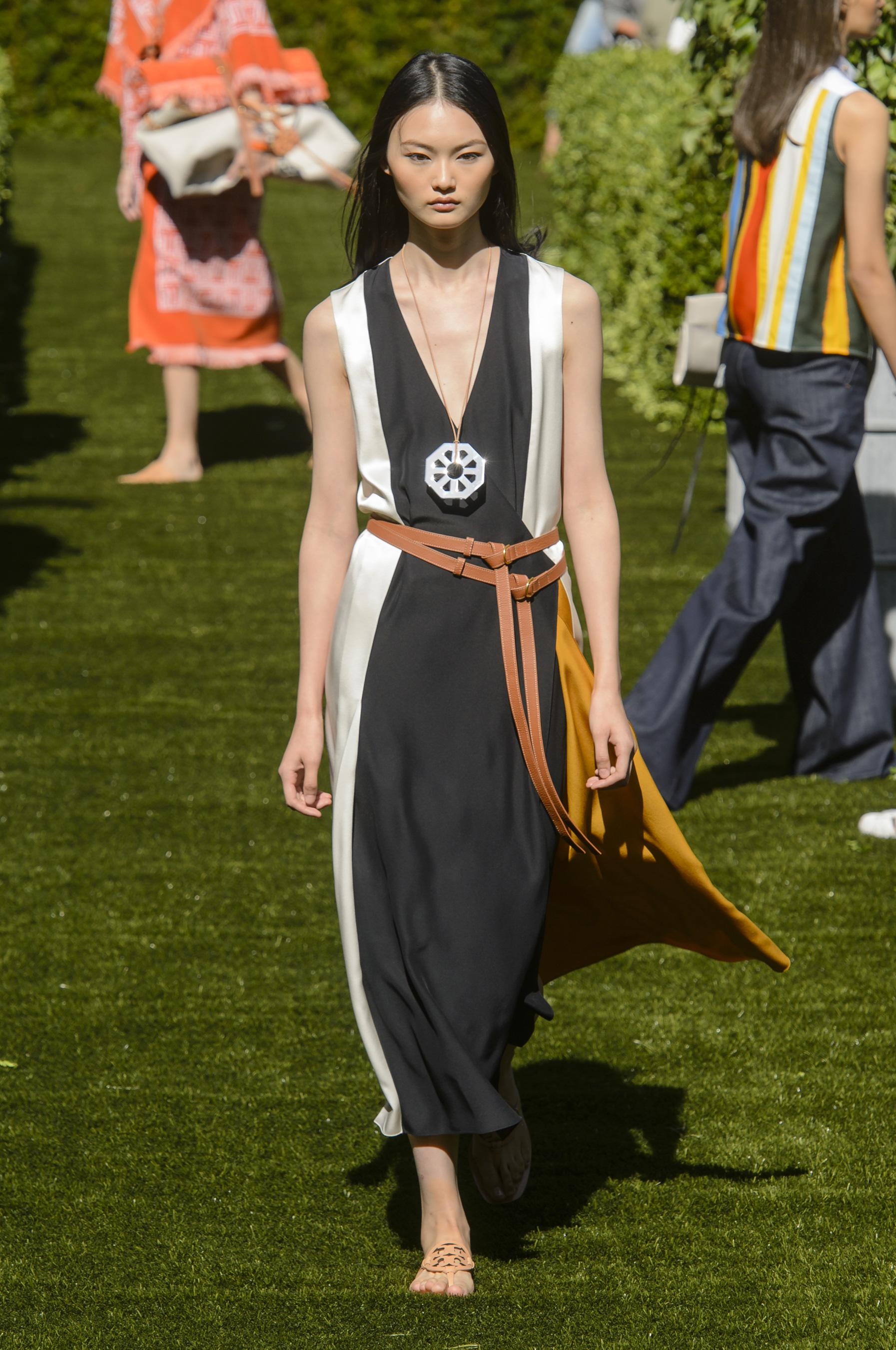 Défilé Tory Burch printemps,été 2018, New York , Look 24.