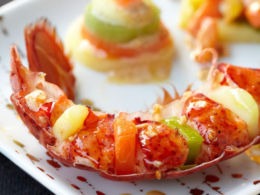 Recette homard et ses fines tranches de légumes sauce champagne