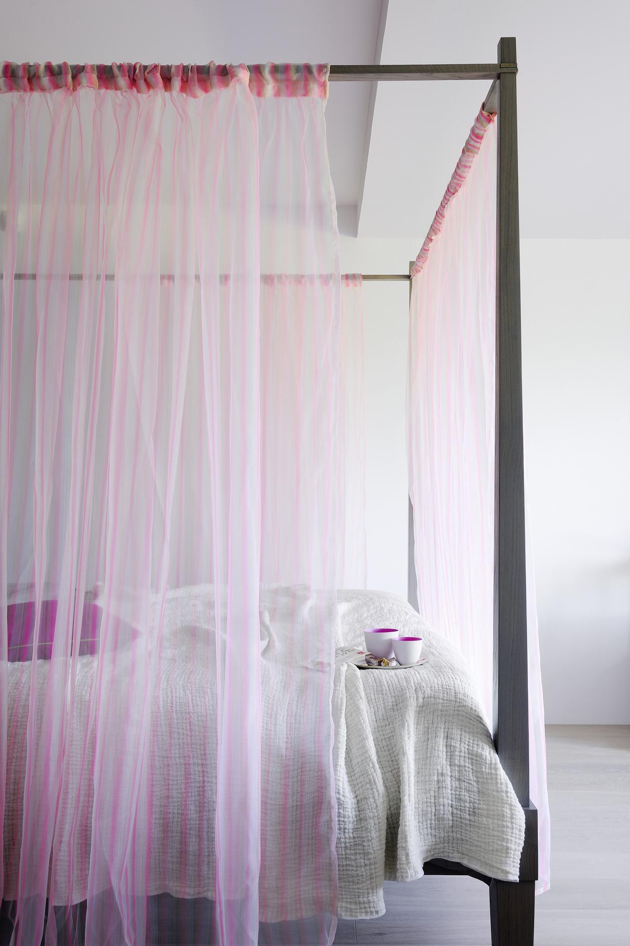 Bleu, blanc, gris : la couleur de votre chambre influence votre ...