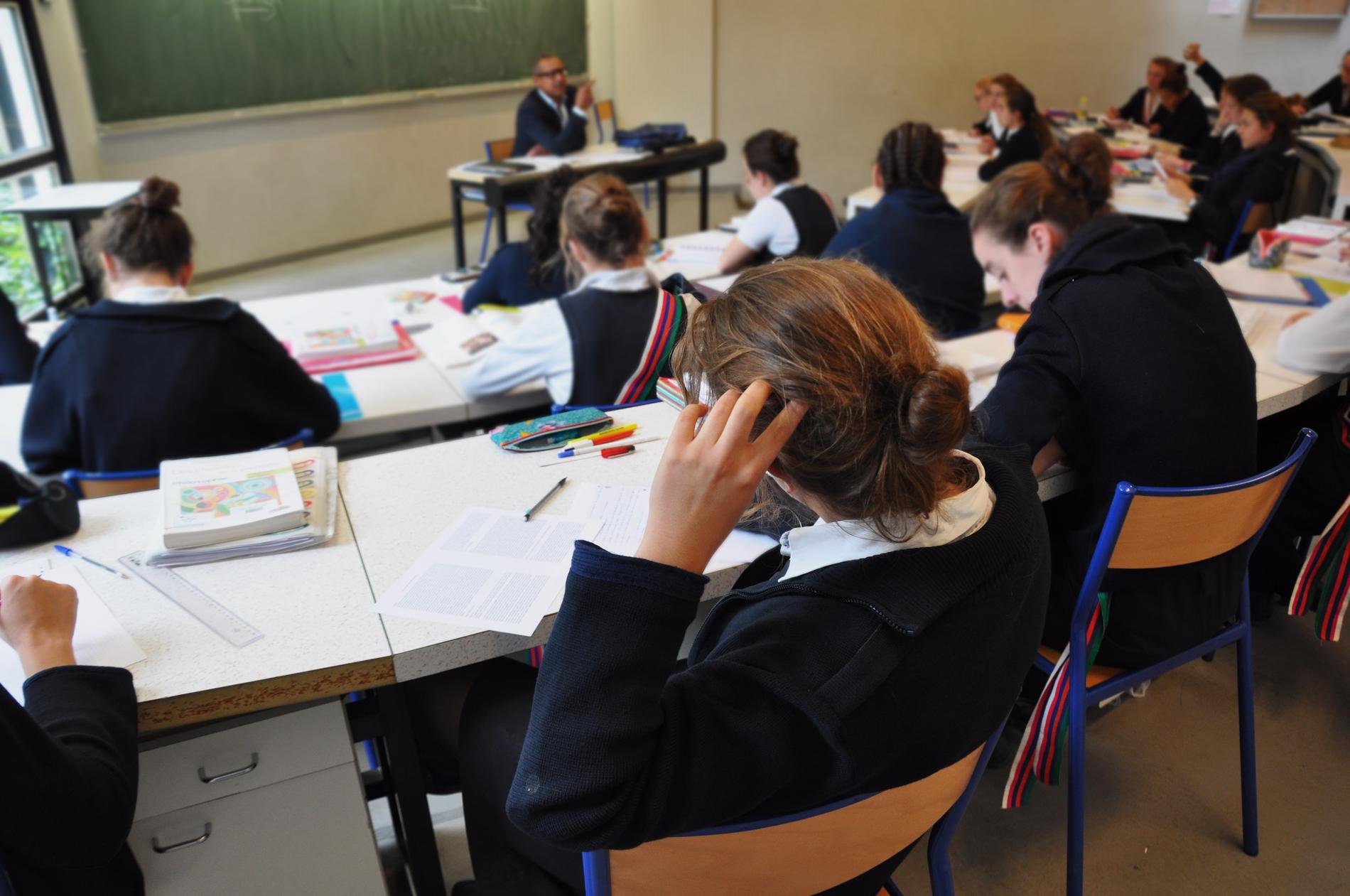 Où Se Trouve Le Pensionnat De La Légion D'honneur Plongée au pensionnat de jeunes filles de la Légion d'honneur - Madame