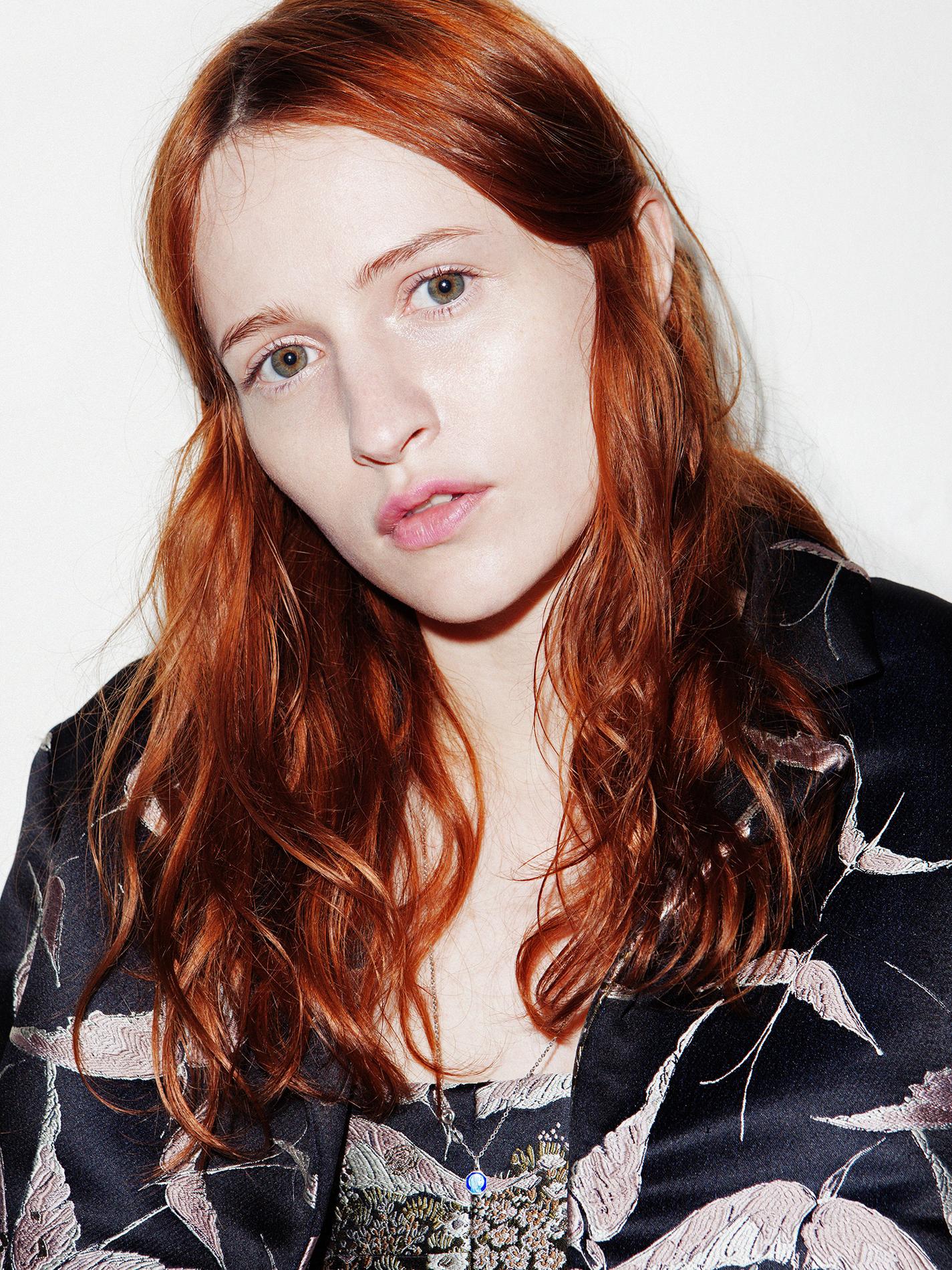 Christa Théret : "La mode a permis à la femme de se libérer" - Madame