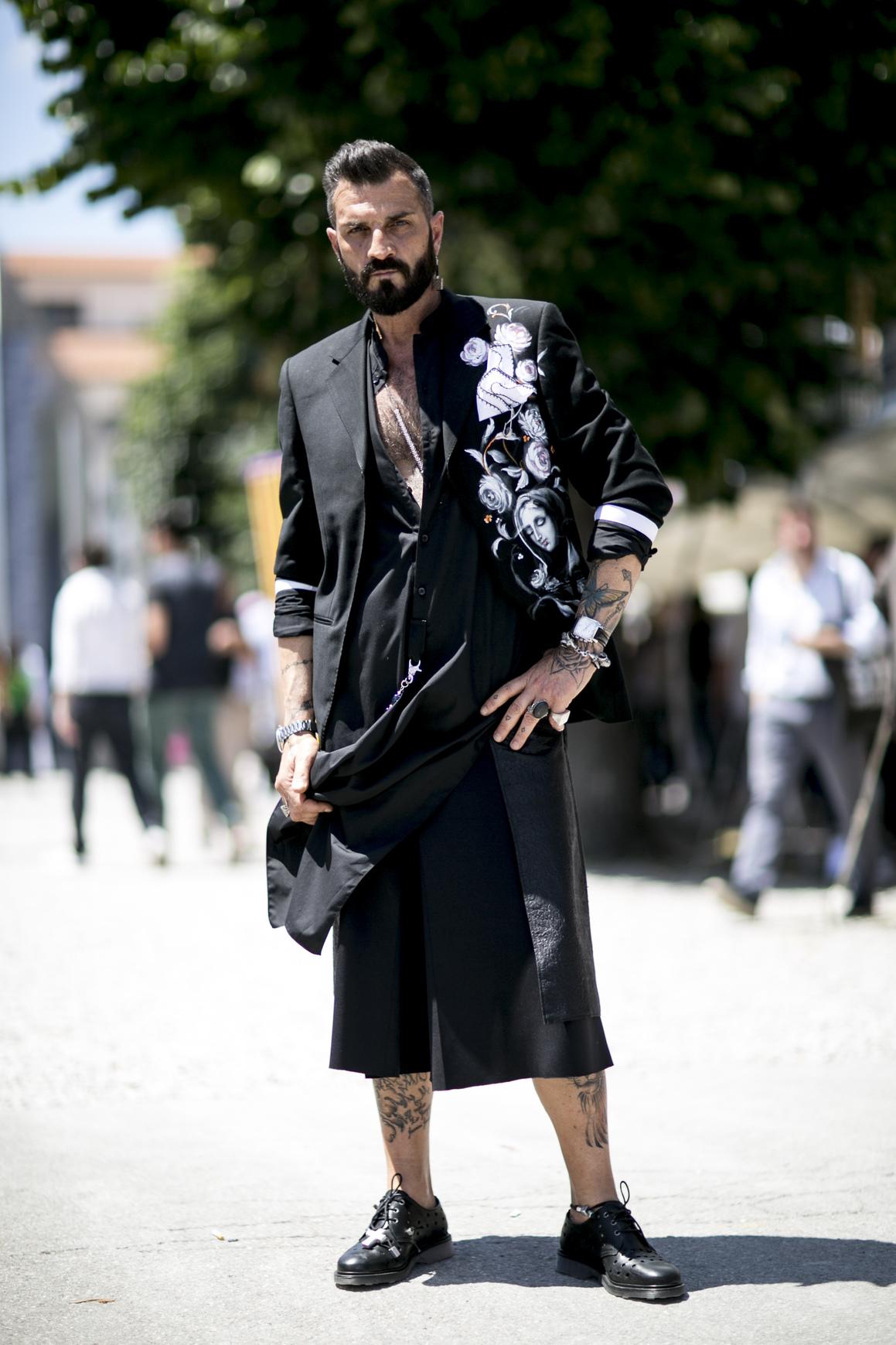 hommes les plus stylés des défilés masculins printemps,été 2017 le costume customisé Les hommes les plus stylés des défilés masculins printemps,été