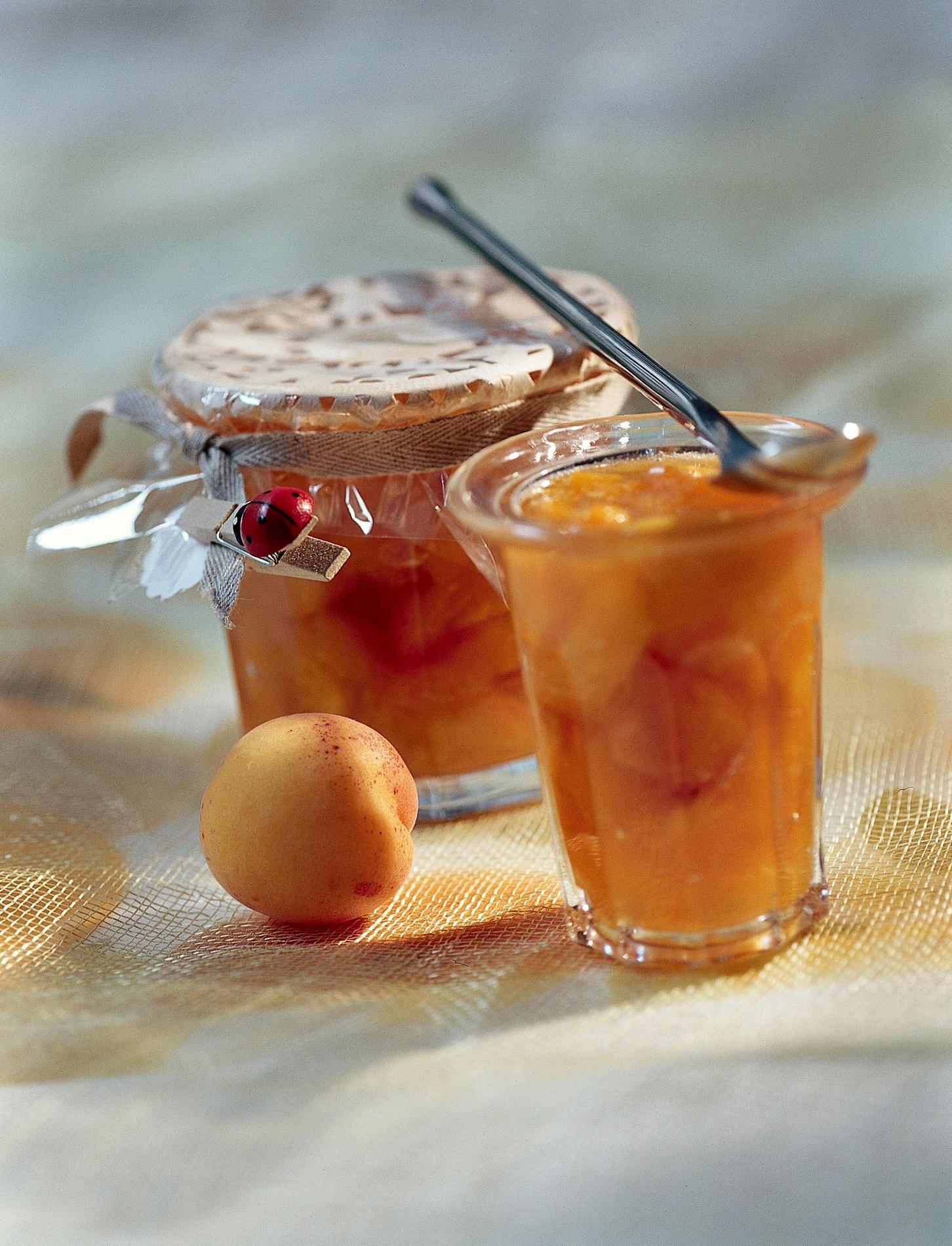 Recette confiture abricots et pommes vertes Cuisine / Madame Figaro