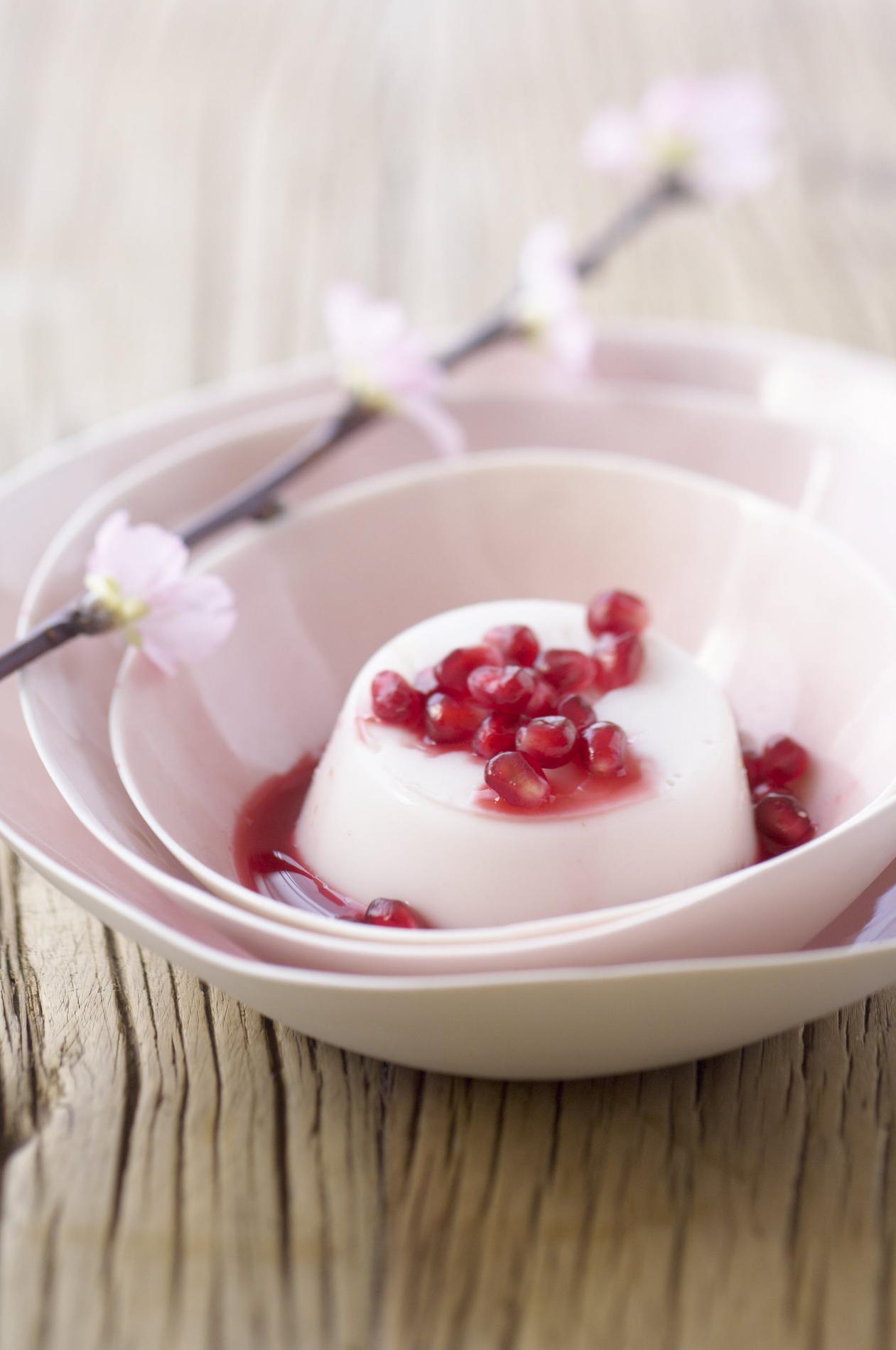 Recette panna cotta au lait d’amande Cuisine / Madame Figaro