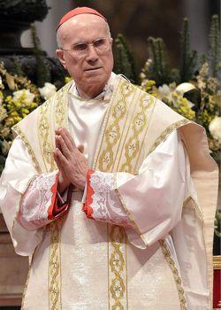 Le cardinal Tarcisio Bertone, ancien secrétaire d'État de Benoît XVI. Certains cardinaux le soupçonnent de manœuvres qui ont été au cœur de Vatileaks.