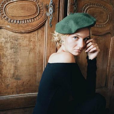 Différentes manières de porter le béret repérées sur Instagram - Version frenchie