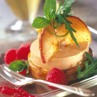 Idee Deco assiette de foie gras en entrée Médaillon de foie gras aux
