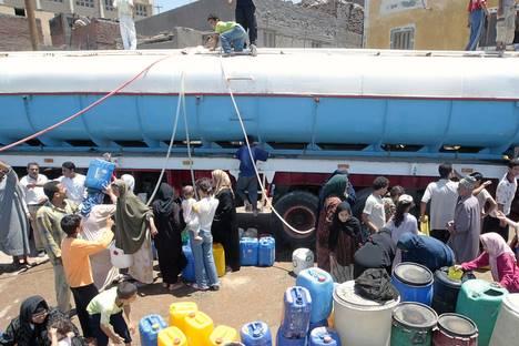 Résultat de recherche d'images pour "pénurie d'eau en egypte"