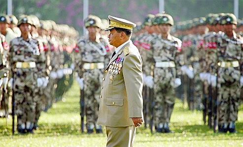 Than Shwe, tyran birman, mégalomane et taciturne