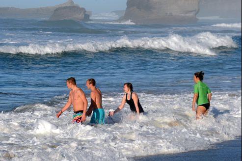 Les plus courageux se sont baignés dimanche à Biarritz.