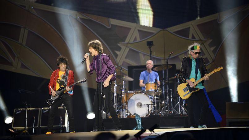quel chanteur a rempli le stade de france
