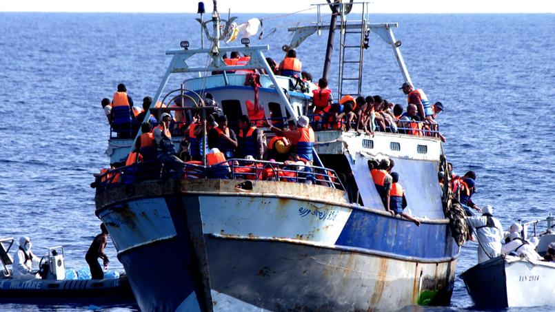 Méditerranée: Nouveau Naufrage En Cours D'un Bateau Avec Plus De 300 ...