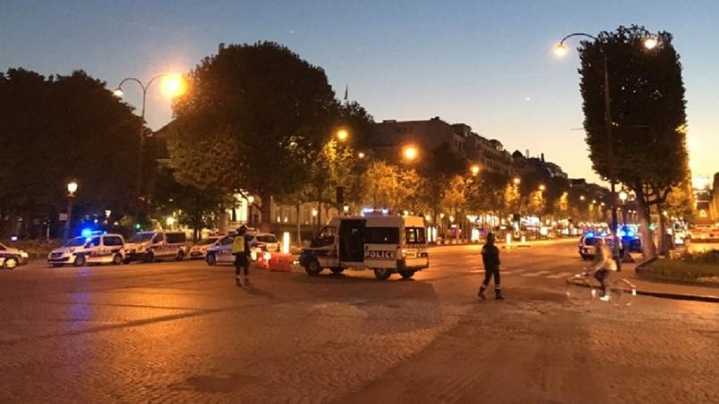 Coups de feu sur les Champs-Élysées: un policier tué, Donald Trump réagit après quelques minutes