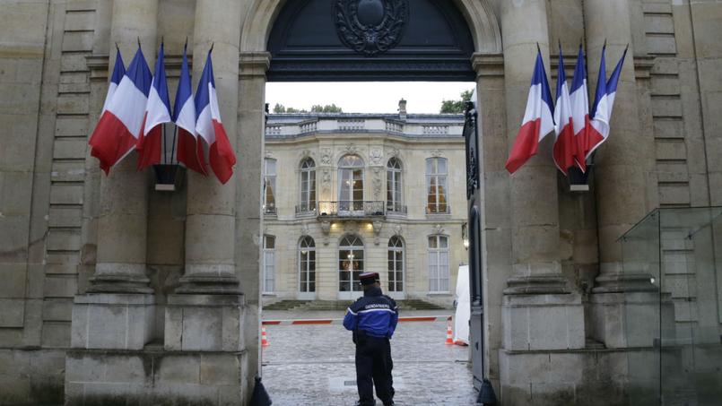 France : Macron choisit un Premier ministre de la droite modérée