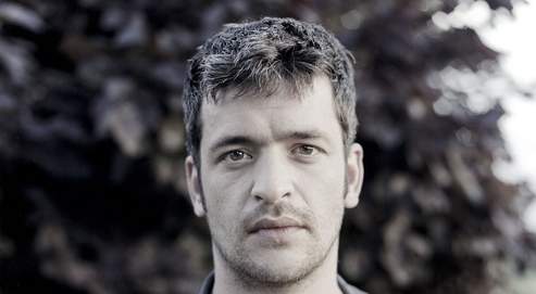 quel age a le chanteur gregoire
