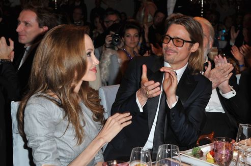 rencontre entre brad pitt et angelina jolie