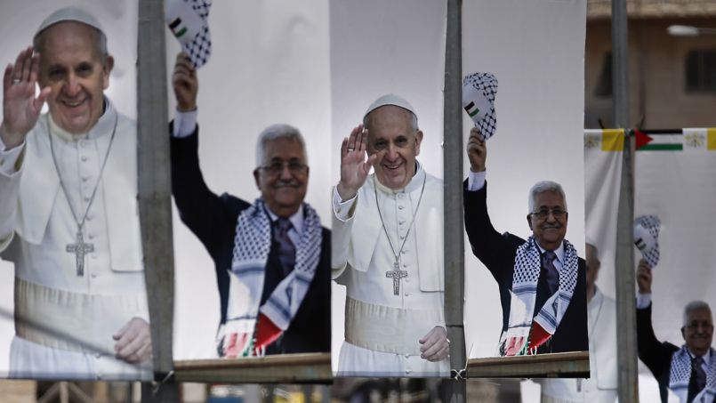 Dès dimanche, le pape François doit rencontrer le président des autorités palestiniennes, Mahmoud Abbas dans la ville de Bethléem. Des posters géants du pape et du président ont été affichés dans la ville sainte.