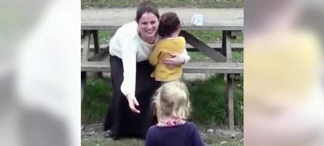 Image de Rachel, la mère des enfants autistes, extraite d'un film de soutien.