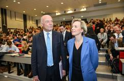 Alain Rousset (PS) et Virginee Calmels (LR), lors d'un débat à Pessac (Gironde).