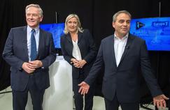 Pierre de Saintignon (PS), Marine Le Pen (FN) et Xavier Bertrand (LR) lors du débat télévisé.
