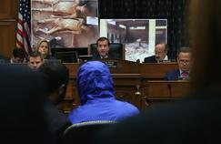 Le représentant de la Chambre des affaires étrangères, le républicain Ed Royce, prononce un discours introductif avant que les photos de «Cesar» soient étudiées par le Comité, le 31 juillet 2014 à Washington.