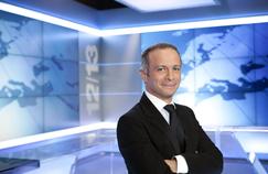 Le premier exemple du renouveau de la chaîne est l'arrivée de Samuel Etienne à la présentation du jeu Questions pour un champion.
