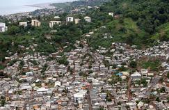 Un bidonville à la périphérie de Mamoudzou, la préfecture de Mayotte.