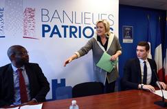 Guy Deballe, Marine Le Pen et Jordan Bardella  (de gauche à droite), lors de la présentation du nouveau collectif, mardi à Nanterre.