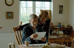 Tom Courtenay et Charlotte Rampling, un couple qui semblait vivre en harmonie et bascule dans le désespoir.