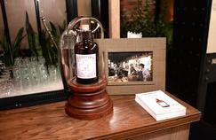 Le gin Monkey 47 est composé de 47 plantes distillées dans une eau de source locale et mûries dans des fûts en faïence.