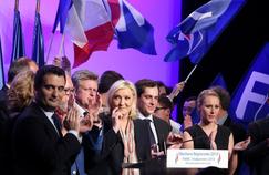 Florian Philippot, Marine Le Pen et Marion Maréchal-Le Pen, lors d'un meetinge entre les deux tours des éléctions régionales 2015, salle Wagram, à Paris.