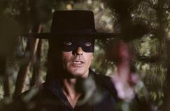 Don Diego de la Vega Adventures, aka Zorro, will come back on the big screen. This is Jonas Cuarón, writer of Gravity, which imagines his new exploits. Alain Delon lent his face to the cunning fox who makes its law in 1974, The Mark of Zorro of Duccio Tessari.